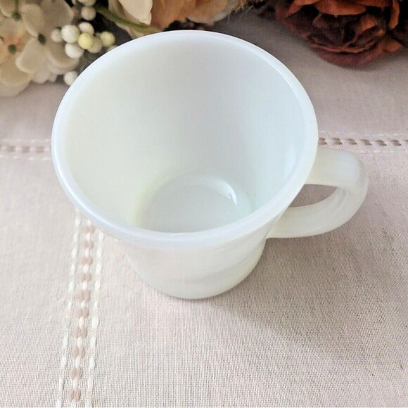 Anchor Hocking Fire King Milk Glass Mug - Picture 3 of 5